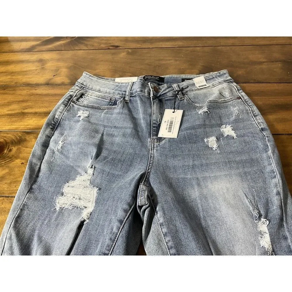 Judy Blue High Rise 16W Light Wash Stretch Denim Women’s Boyfriend Fit Jeans - Picture 3 of 13